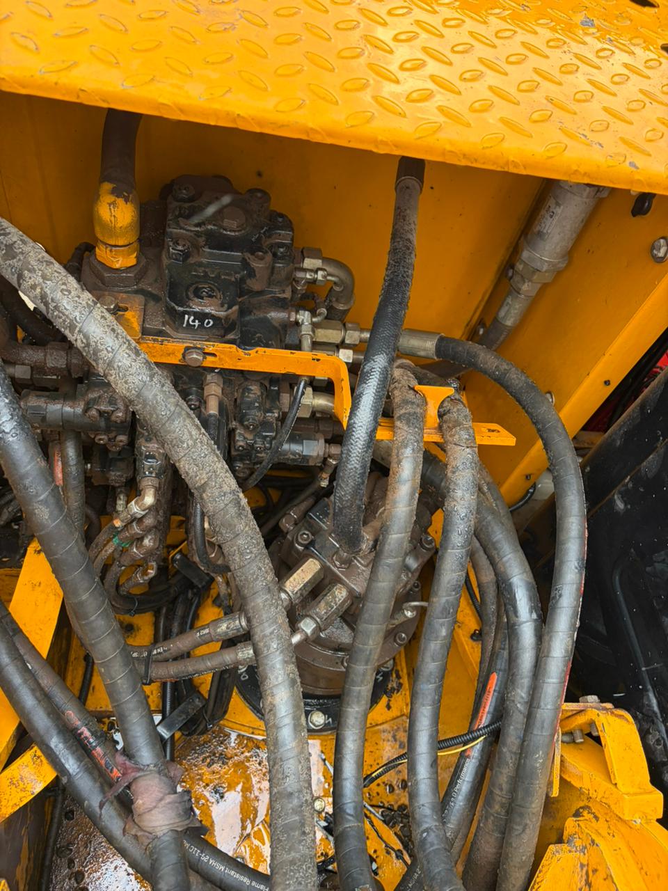 JCB JS140 Excavator (2021) photo 2
